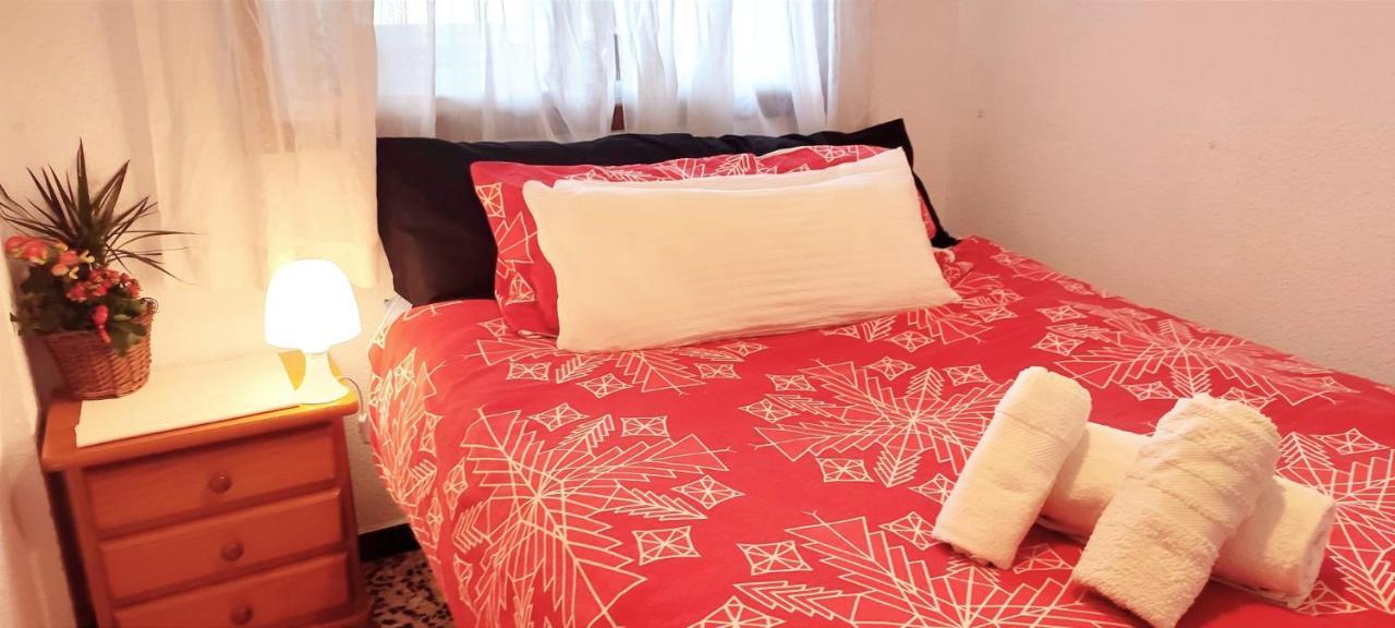Blue Double Private Room At Front Beach - Habitacion Doble En La Playa 瓦伦西亚 外观 照片